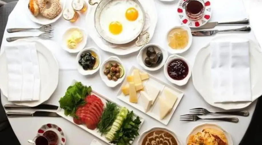 حفاظاً على صحة أمعائك… تجنب هذه الأطعمة في وجبة الإفطار حفاظاً على صحة أمعائك... تجنب هذه الأطعمة في وجبة الإفطار