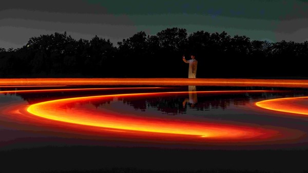 «منار أبوظبي».. 22 عملاً ضوئياً في 4 وجهات تُعيد تعريف فنون الضوء بالإمارة