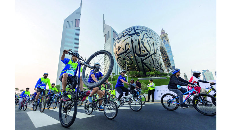 40 ألف مشارك في انطلاق «تحدي دبي للدرّاجات الهوائية» شارع الشيخ زايد في دبي تحوّل إلى أحد أشهر مسارات الدرّاجات في العالم. من المصدر