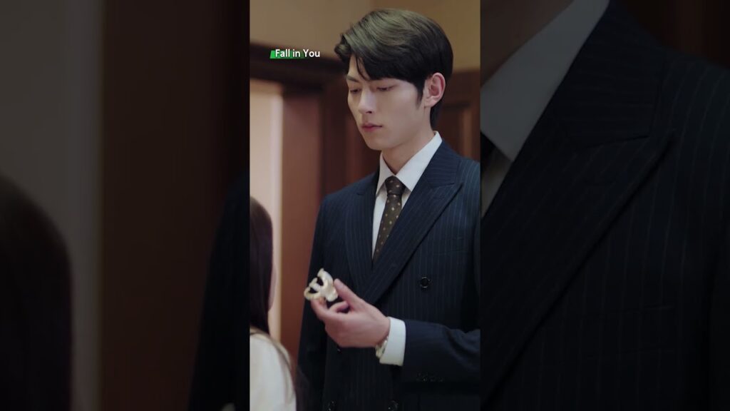 اكتشف سرّها وجاء يواجهها!😳😏 أغرمت بك #fallinyou #fanzhixin #limuchen #iqiyi #cdrama