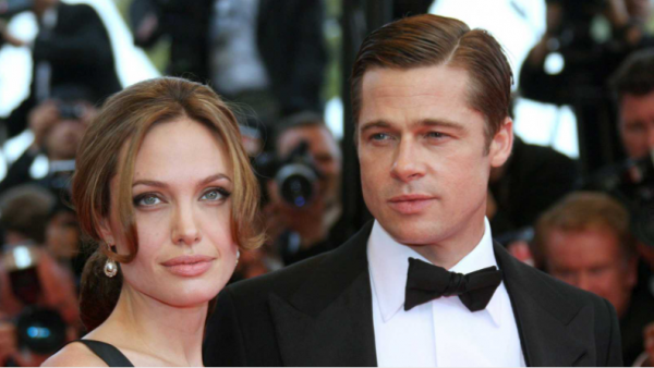 بعد 12 سنة زواج وسنة طلاق .. براد بيت يطالب أنجلينا جولي بفتح “إيميلاتها” ! بعد 12 سنة زواج وسنة طلاق .. براد بيت يطالب أنجلينا جولي بفتح "إيميلاتها" !