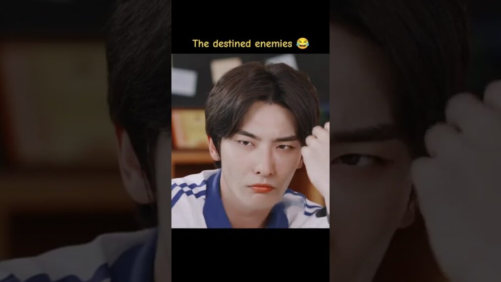 🤣🤣🤣 #ariverrunsthroughit #wangruichang #huyixuan #cdrama #youku #shorts #上游 #richardswang