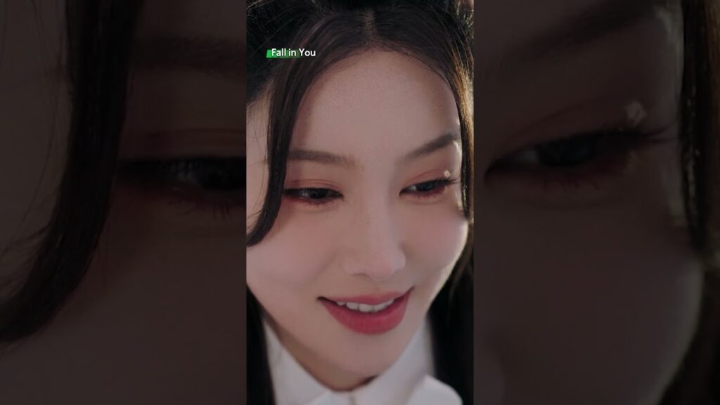 أمسكه وهو يعبث بخدّه! 😳😂💕 أغرمت بك #fallinyou #fanzhixin #limuchen #iqiyi #cdrama