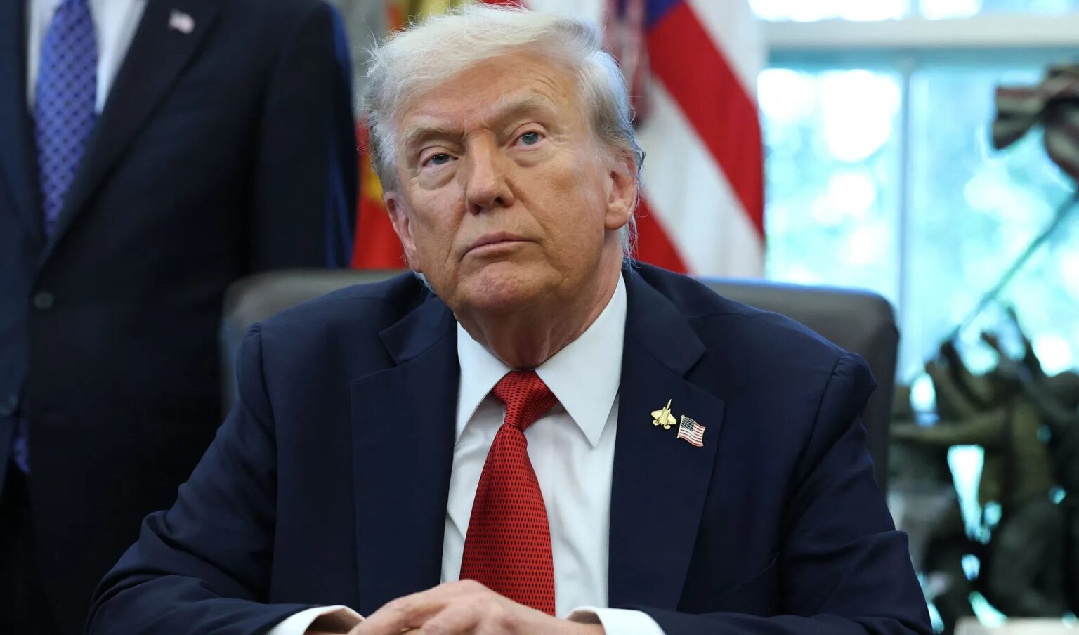 ترامب ينتقد كلوني بعد حصوله على الجنسية الفرنسية ترامب يندّد بـ"صحافيين فاسدين" في "بي بي سي" بعد استقالة مدير الشبكة على خلفية مونتاج لخطابه