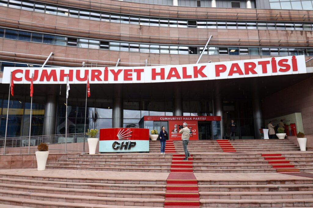 ممثلون للادعاء في تركيا يطالبون المحكمة العليا بالسعي لإغلاق حزب الشعب الجمهوري المعارض