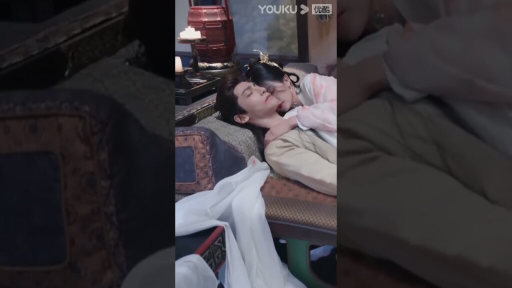 💋💋🔥 #TillTheEndofTheMoon #bailu #luoyunxi #shorts    #النور_بعد_الليل_القاتم#cdrama #shorts #罗云熙 #白鹿