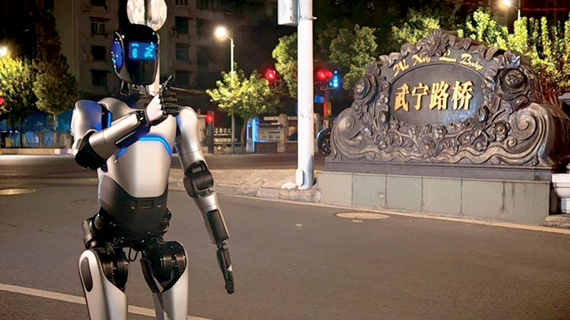 روبوت يدخل «غينيس» بالسير 106 كيلومترات روبوت يدخل «غينيس» بالسير 106 كيلومترات