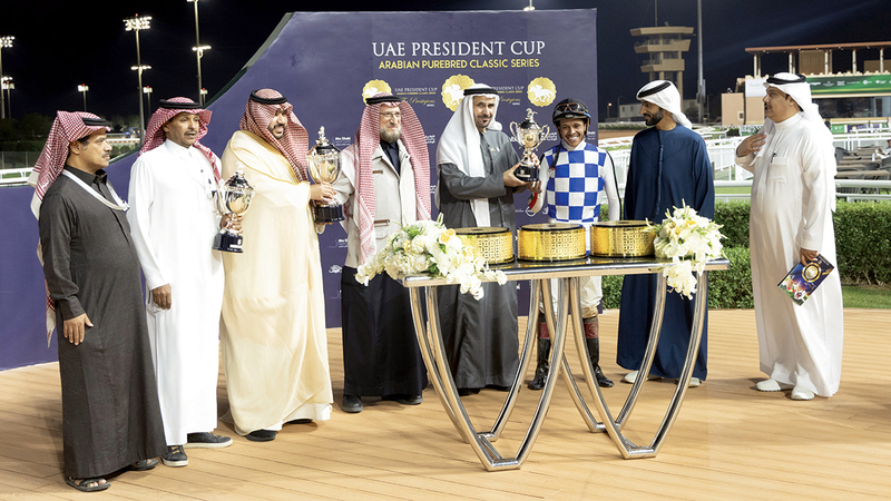الجواد «نجيب الزمان» بطل كأس رئيس الدولة للخيول العربية الأصيلة في الرياض