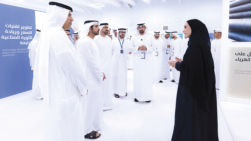 حمدان بن محمد وذياب بن محمد اطلعا على استراتيجية التحوّل والنمو الاستراتيجي للشركة. من المصدر