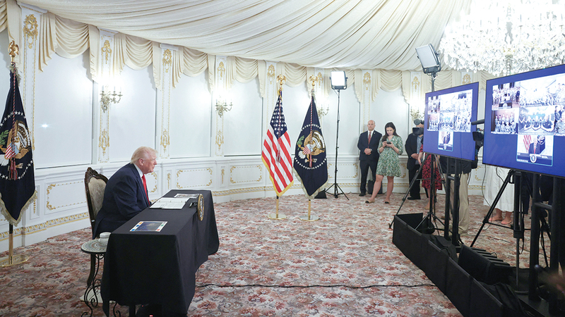 ترامب يهدد بعمليات برية ضد «مهربي المخدرات الفنزويليين»