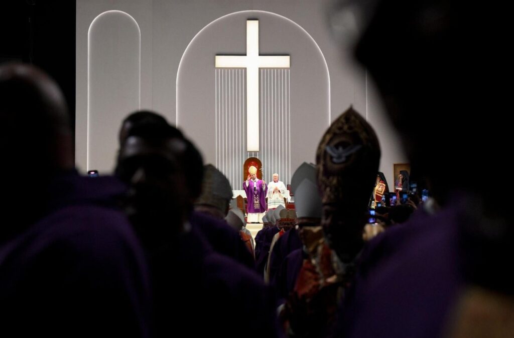 البابا لاون الرابع عشر يدعو لـ "جسور الوحدة" في بدء زمن المجيء. - Vatican News