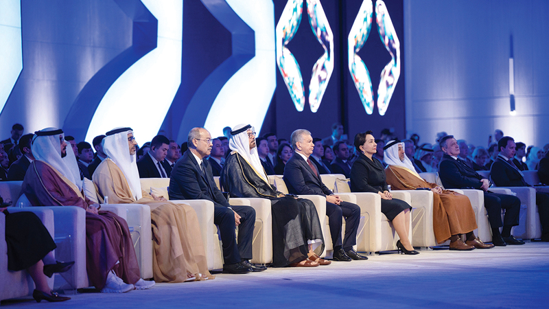 حكومتا الإمارات وأوزبكستان تطلقان برنامجاً لتصفير البيروقراطية