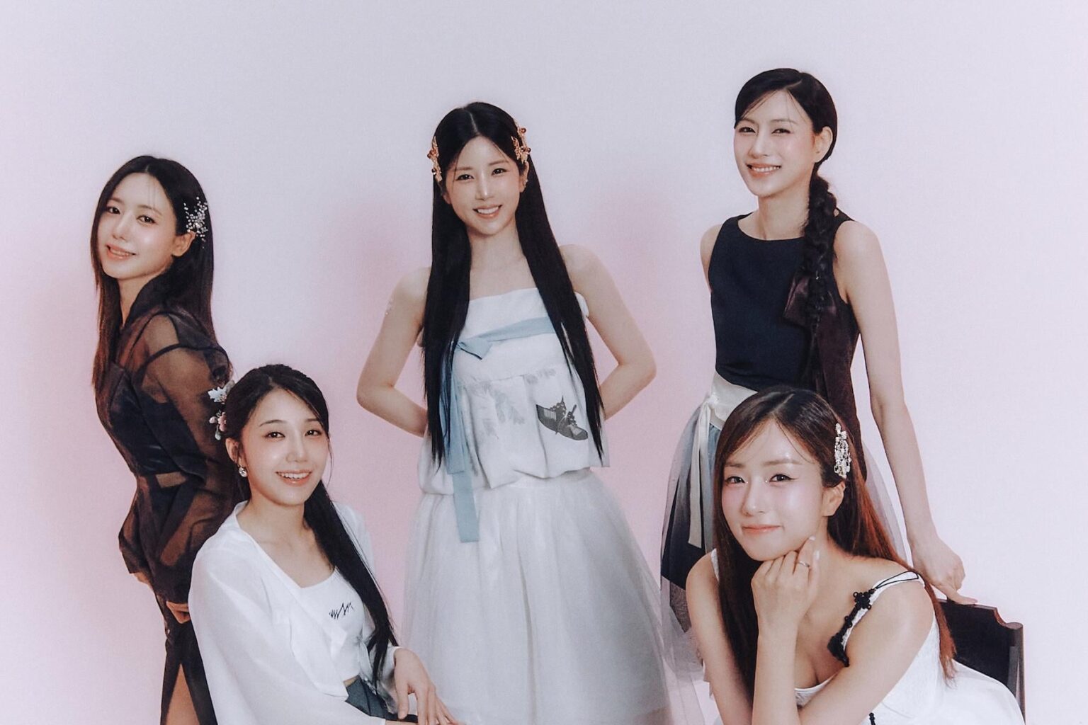 فرقة Apink ستعود العام المقبل