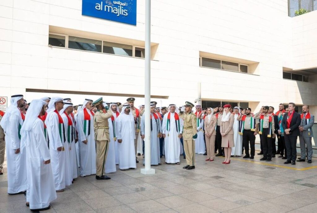 أحمد بن سعيد يشهد احتفال «مطارات دبي» بيوم العلم