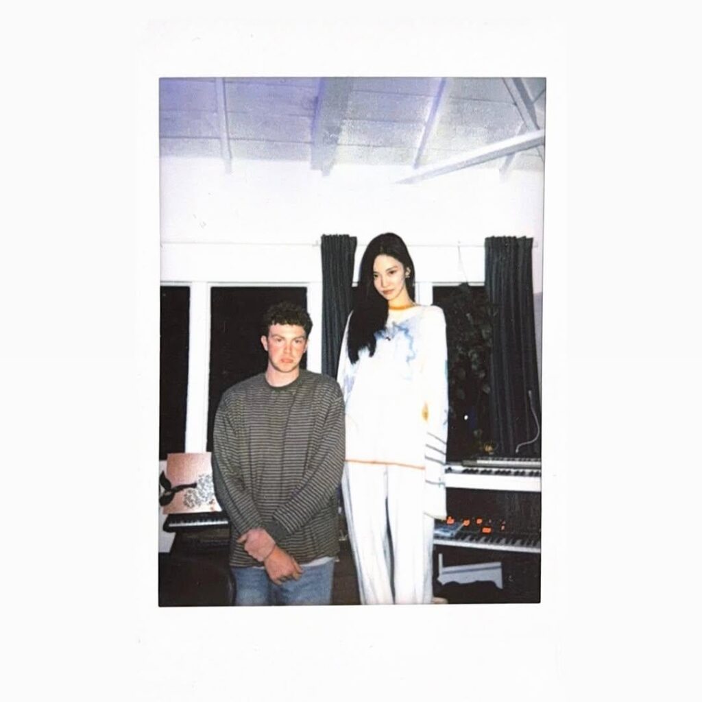 251116 - تحديث المنتج alexschwoebel على الانستغرام مع Ningning