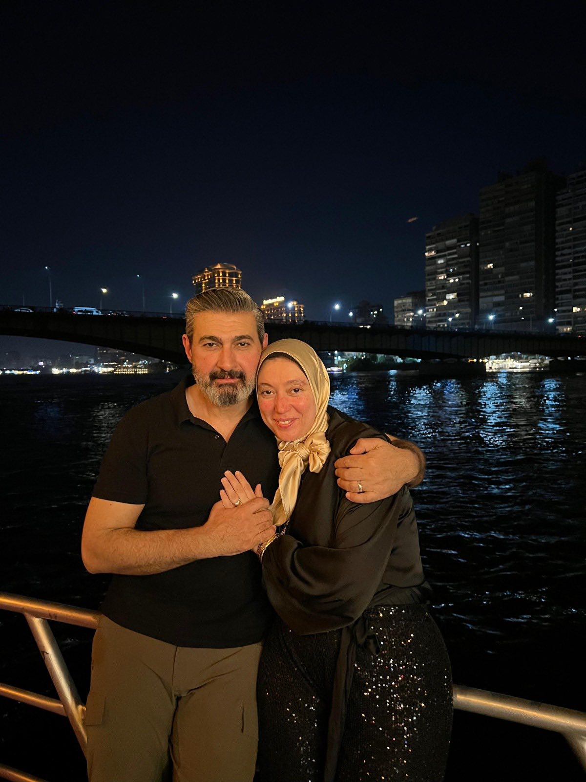 ياسر جلال وزوجته ياسر جلال وزوجته