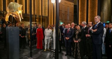 الرئيس السيسى يصطحب ضيوف احتفالية المتحف الكبير في جولة داخل المتحف (صور) الرئيس السيسى يصطحب ضيوف احتفالية المتحف الكبير في جولة داخل المتحف (صور)