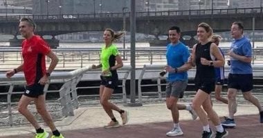 رئيسا وزراء هولندا وبلجيكا يتريضان على كورنيش النيل برفقة زوجاتهما