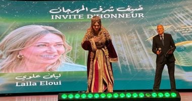 ليلى علوى ضيف شرف مهرجان الرباط وتلفت الأنظار بالزى المغربى.. صور