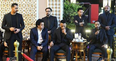 بدء عزاء والد محمد رمضان بمسجد الشرطة بالشيخ زايد.. صور