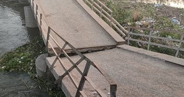 انهيار كوبرى مشاة على ترعة الإبراهيمية بطما فى سوهاج دون إصابات.. فيديو