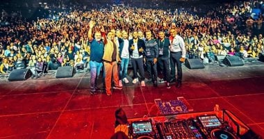 شعبية النجم تامر حسني تغلق شوارع فرنسا بعد نجاح حفلته بمسرح دوم دو باريس محققا أعلى نسبة حضور جماهيري في تاريخ فرنسا لمطرب عربي.. حفل غير مسبوق