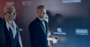 عمرو دياب يدعم صديقه طارق العريان فى العرض الخاص لفيلم السلم والثعبان - لعب عيال