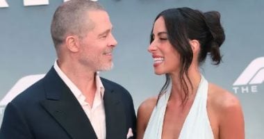 إينيس دى رامون تحافظ على توازن براد بيت وسط معركته القانونية مع أنجلينا جولى