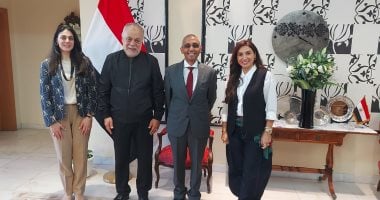 أشرف زكى يشيد بحفاوة استقبال سفير مصر فى عمان خلال مشاركته بمهرجان الخليج