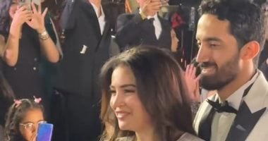 مشاهد احتفال النجوم بالفنانة مى عز الدين: زغاريد هالة صدقى وأغنية رامى صبرى