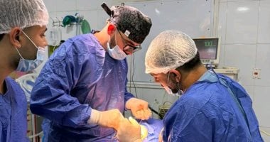 جراحة نادرة بالشرقية لاستخراج توأم من صدر رضيع عمره 10 أيام.. صور جراحة نادرة بالشرقية لاستخراج توأم من صدر رضيع عمره 10 أيام.. صور