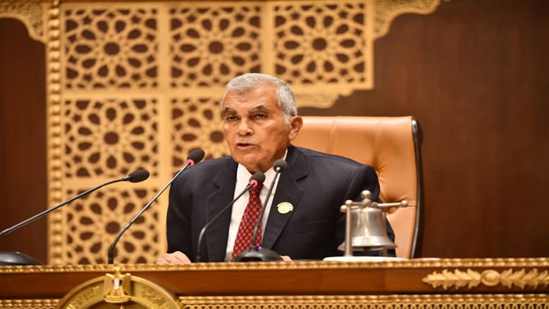 «مجلس الشيوخ» يثمن صدور قانون الإجراءات الجنائية بعد تصديق الرئيس السيسي «مجلس الشيوخ» يثمن صدور قانون الإجراءات الجنائية بعد تصديق الرئيس السيسي