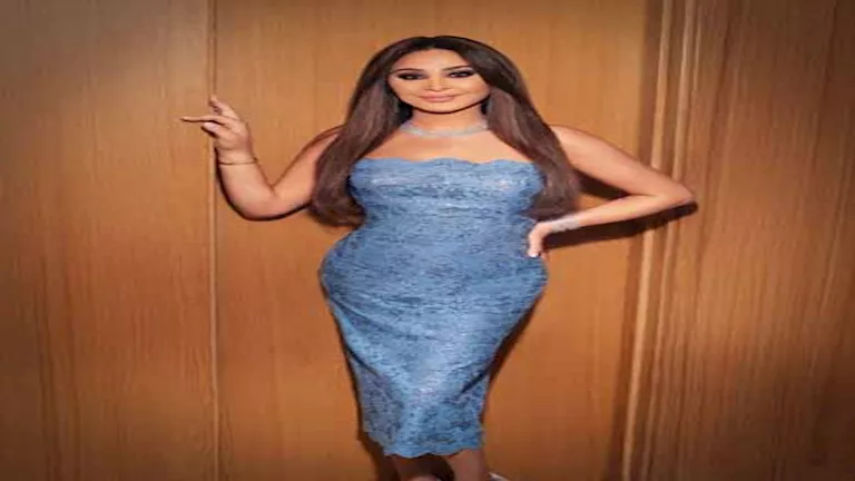 بالفيديو| إليسا تبكي على المسرح وتفاجئ جمهورها برفع الوشاح الفلسطيني بالفيديو| إليسا تبكي على المسرح وتفاجئ جمهورها برفع الوشاح الفلسطيني