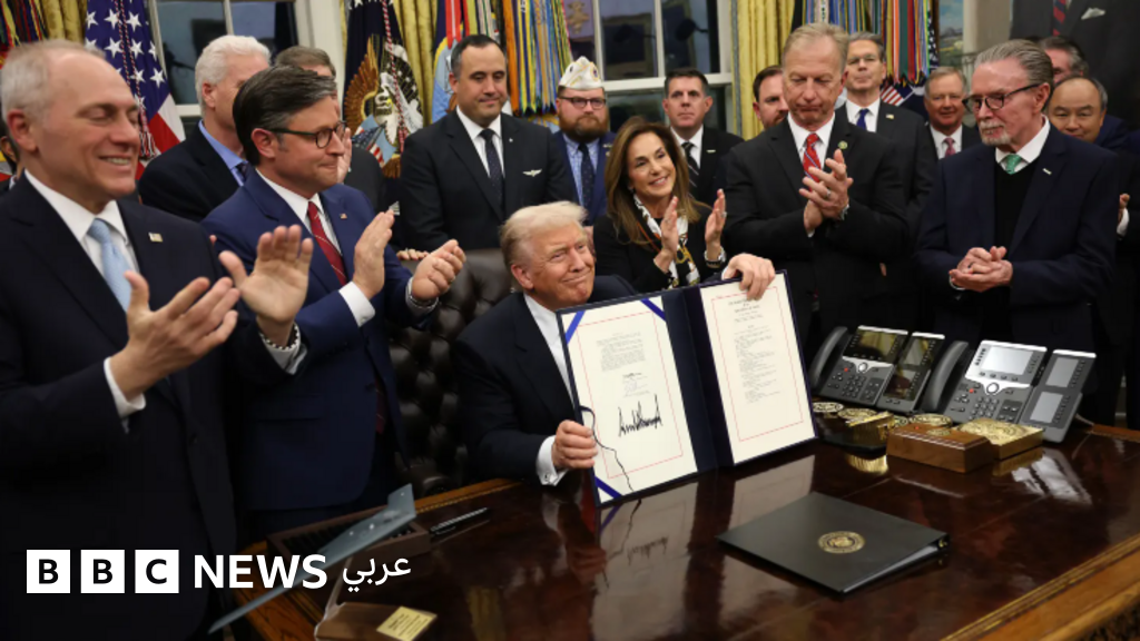 دونالد ترامب: كيف انتهى أطول إغلاق حكومي في تاريخ الولايات المتحدة؟ دونالد ترامب: كيف انتهى أطول إغلاق حكومي في تاريخ الولايات المتحدة؟