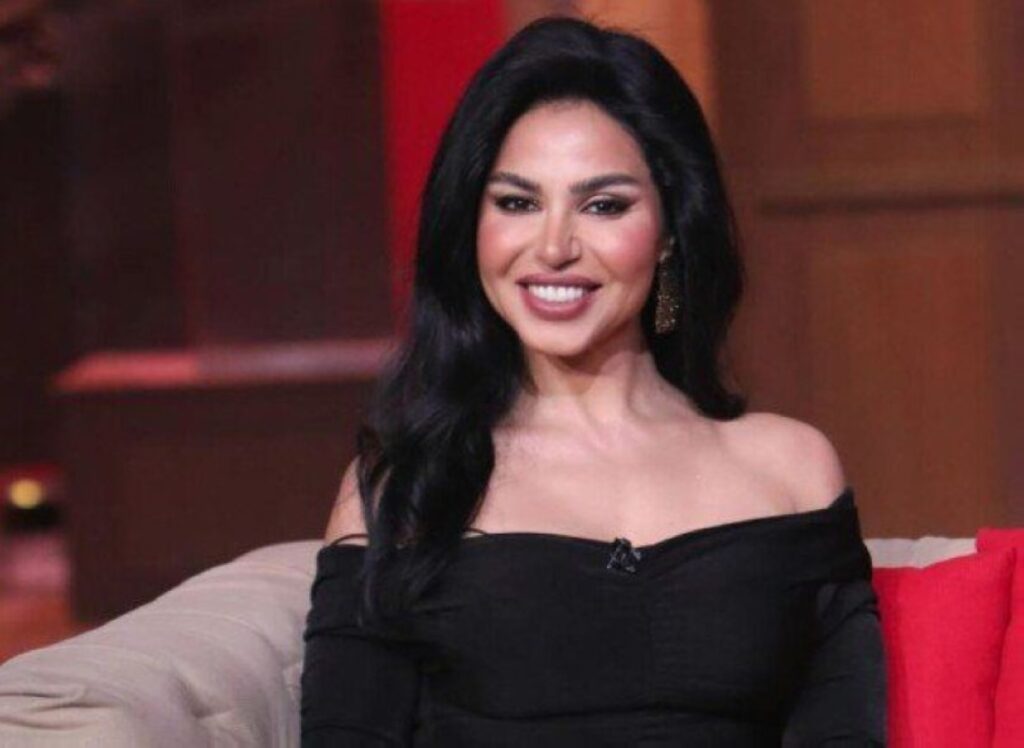 نسرين أمين لـ«عكاظ»: أرفض الذكاء الاصطناعي.. ولن أكون واسطة لابنتي في الفن - أخبار السعودية