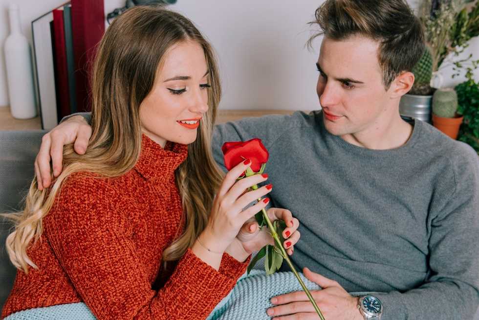 «هتحترمك وتديلك مساحتك».. 3 أبراج غير مزعجة في الزواج