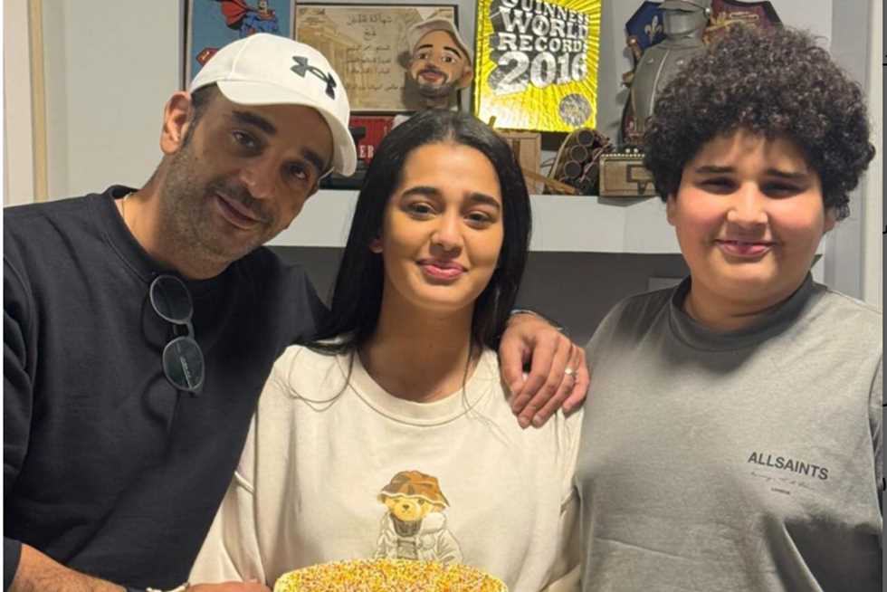 بعد زواجه من منة شلبي.. أحمد الجنايني يحتفل بعيد ميلاده مع أبنائه