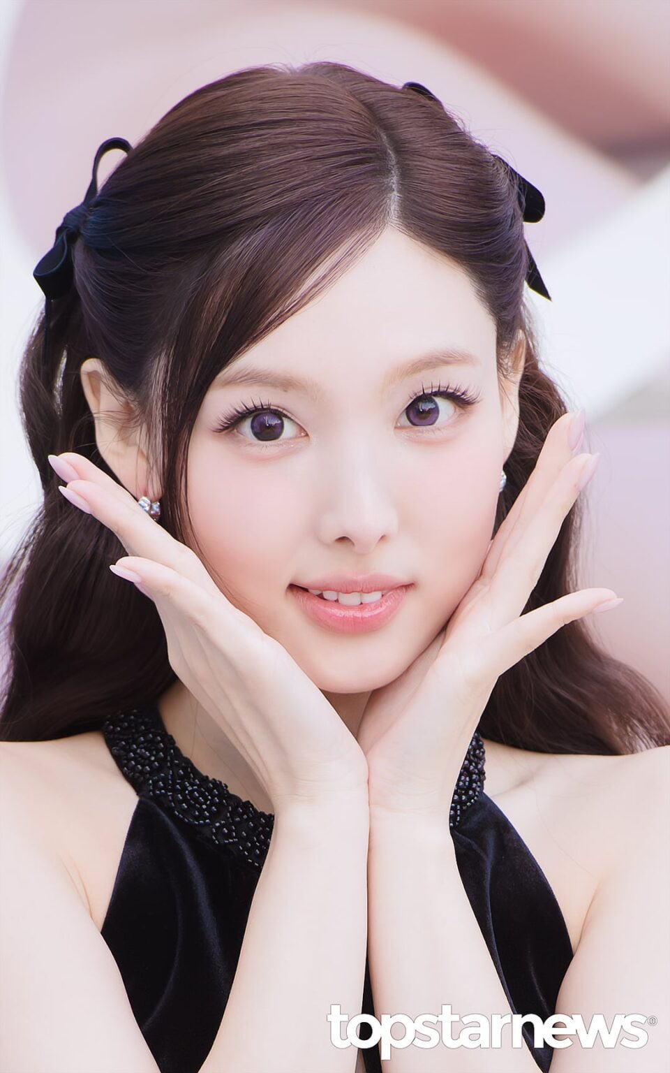 251120 تحديث تويتر Newsenstar: نايون من TWICE، جلسة تصوير للاحتفال بإطلاق لوحة الألوان الجديدة fwee DIY