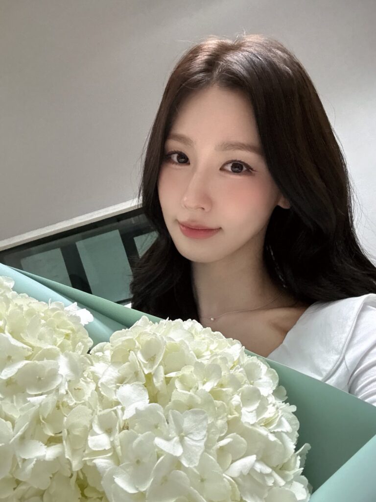 251113 التحديث الرسمي - مييون في ليلة كيم إيانا المرصعة بالنجوم