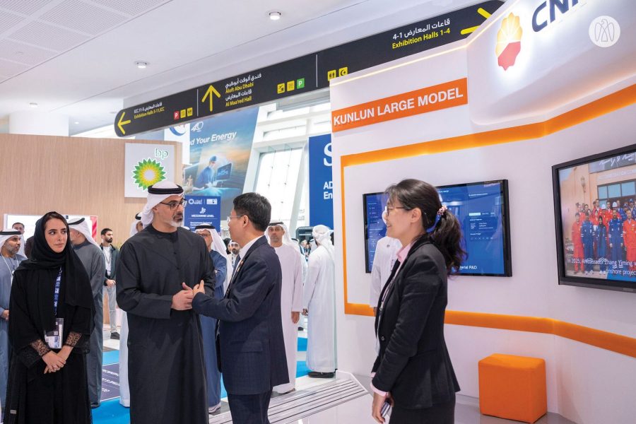 خالد بن محمد بن زايد يزور معرض ومؤتمر أبوظبي الدولي للبترول “أديبك 2025” ويتفقد الأجنحة الوطنية والدولية خالد بن محمد بن زايد يزور معرض ومؤتمر أبوظبي الدولي للبترول “أديبك 2025” ويتفقد الأجنحة الوطنية والدولية