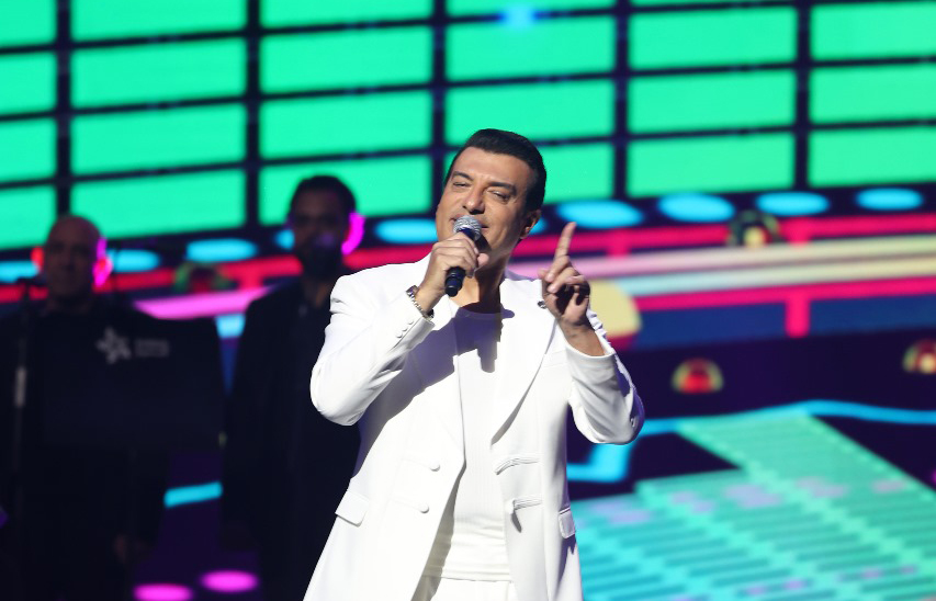 إيهاب توفيق يفتتح جولته الغنائية في أستراليا بعد نجاح جولته في أميركا