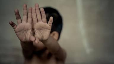 منذ طفولتهم... أب يتحرّش جنسياً بأولاده