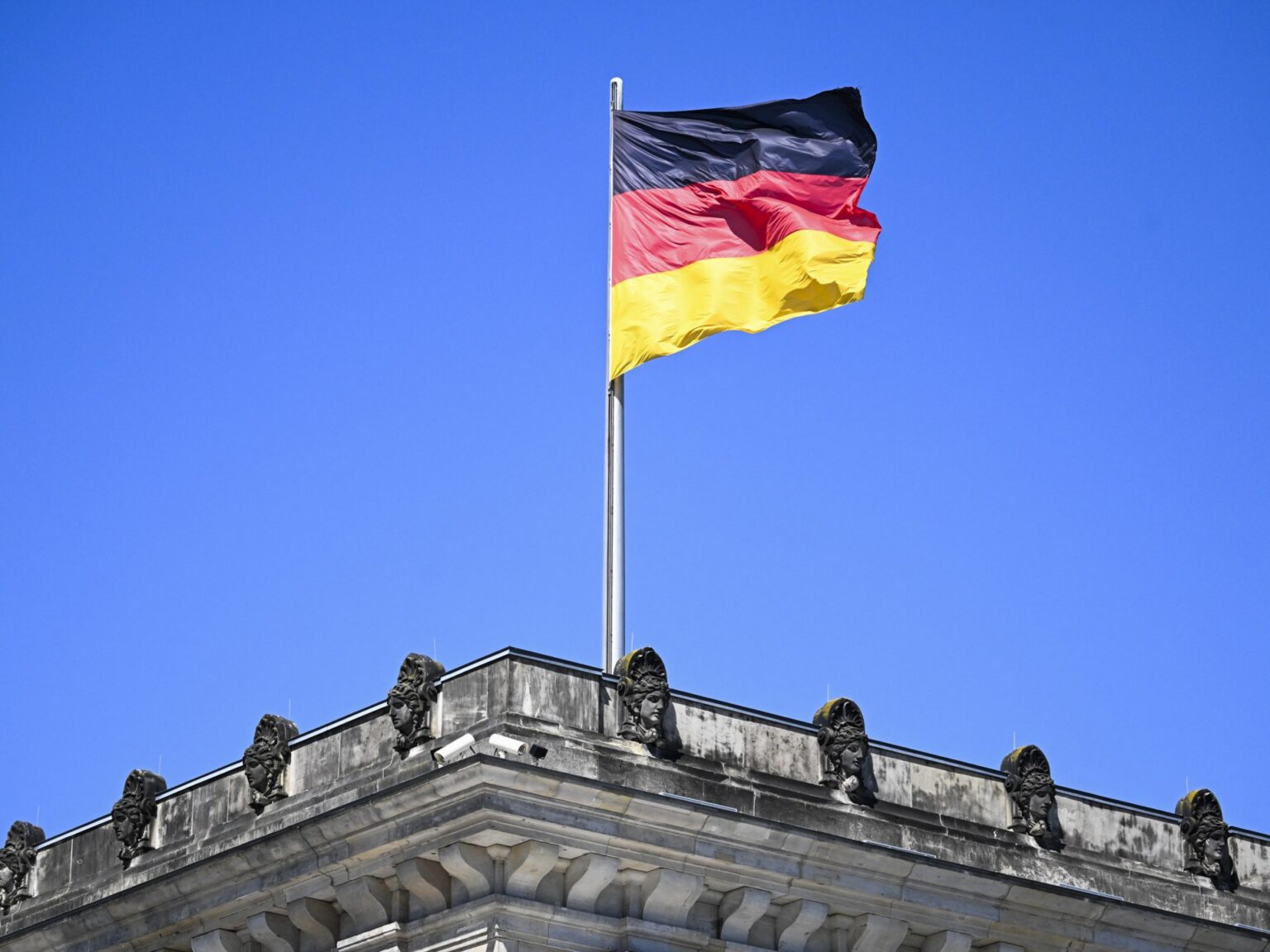 ألمانيا تحظر جمعية إسلامية وتفتش مقرات اثنتين أخريين | أخبار