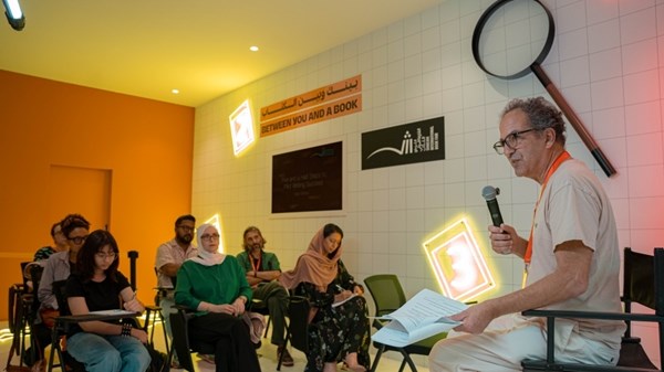 مؤلف مسلسل «د.هاوس» يكشف أسرار الصنعة لجمهور «الشارقة للكتاب» مؤلف مسلسل «د.هاوس» يكشف أسرار الصنعة لجمهور «الشارقة للكتاب»