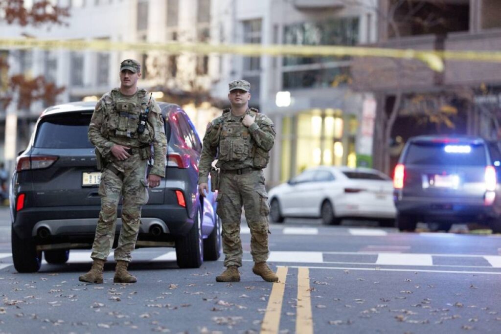 إصابة عنصرين من الحرس الوطني بإطلاق نار قرب البيت الأبيض وتوقيف مشتبه به Al Bayan