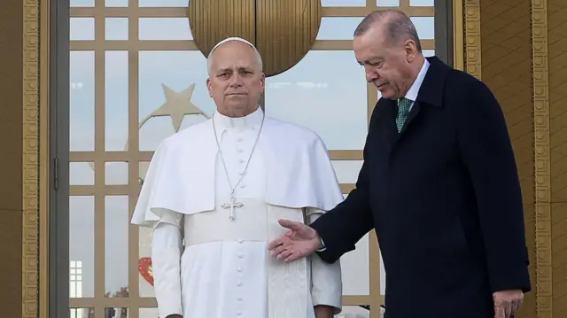  البابا لاون الرابع عشر والرئيس التركي رجب طيب أردوغان