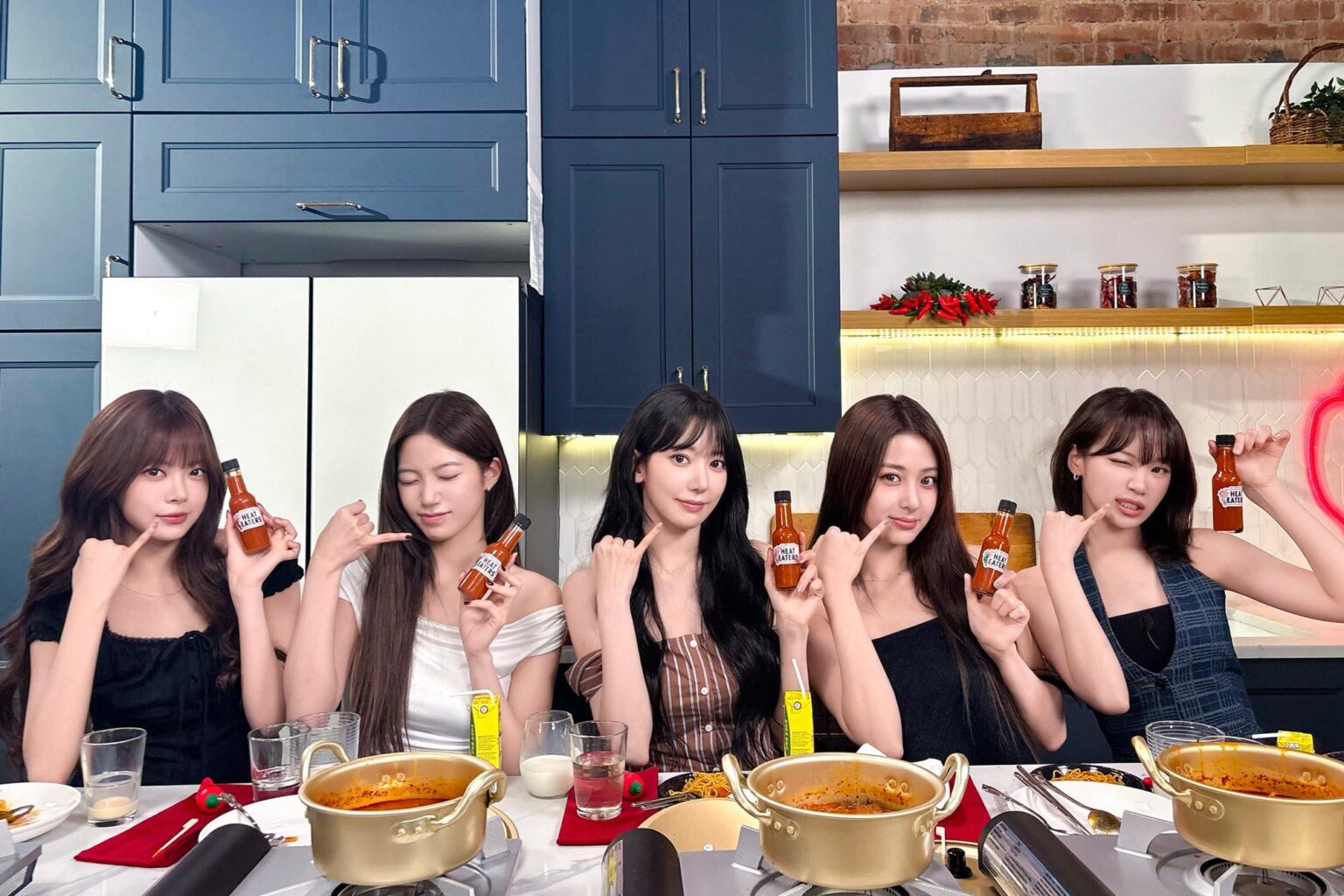 251120 تحديث تويتر LE SSERAFIM - في البداية نحتفل | أكلة الحرارة