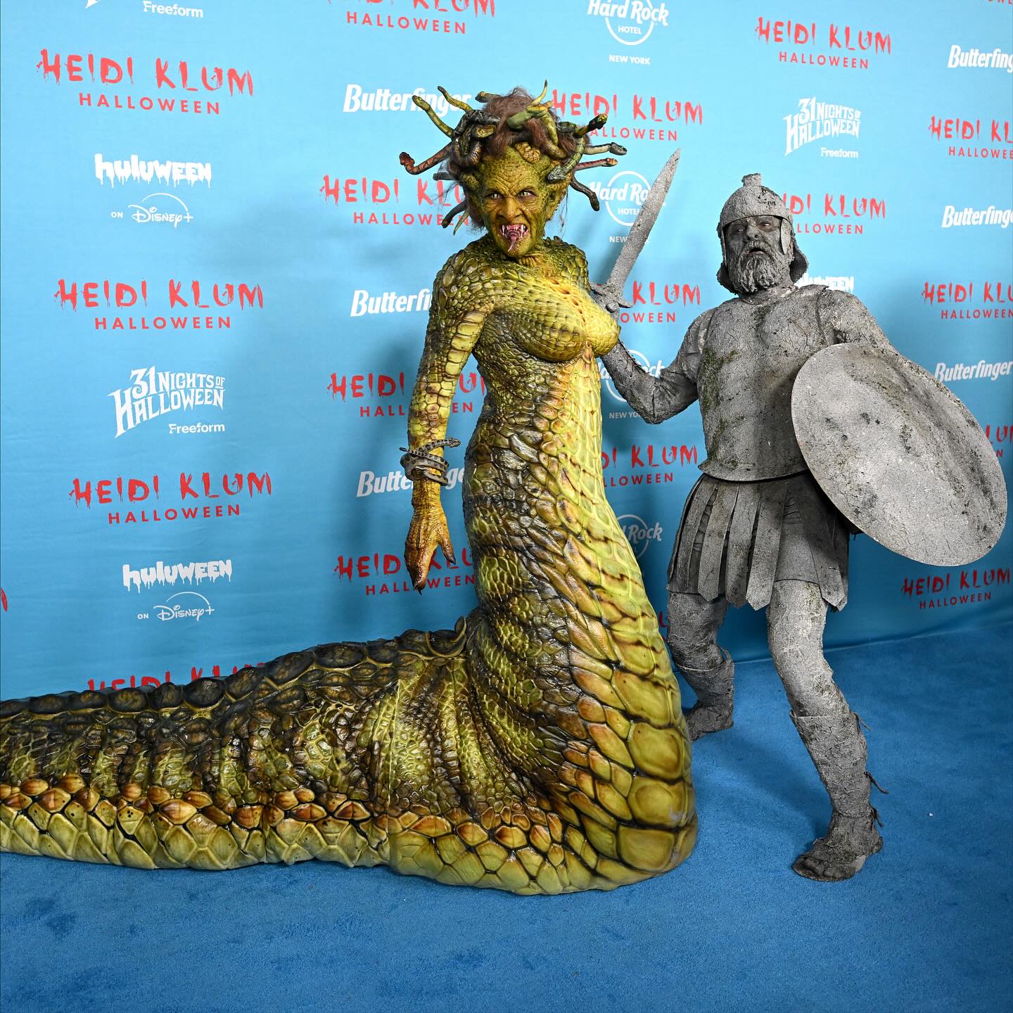 هايدي كلوم بإطلالة ميدوسا (إنستغرام)