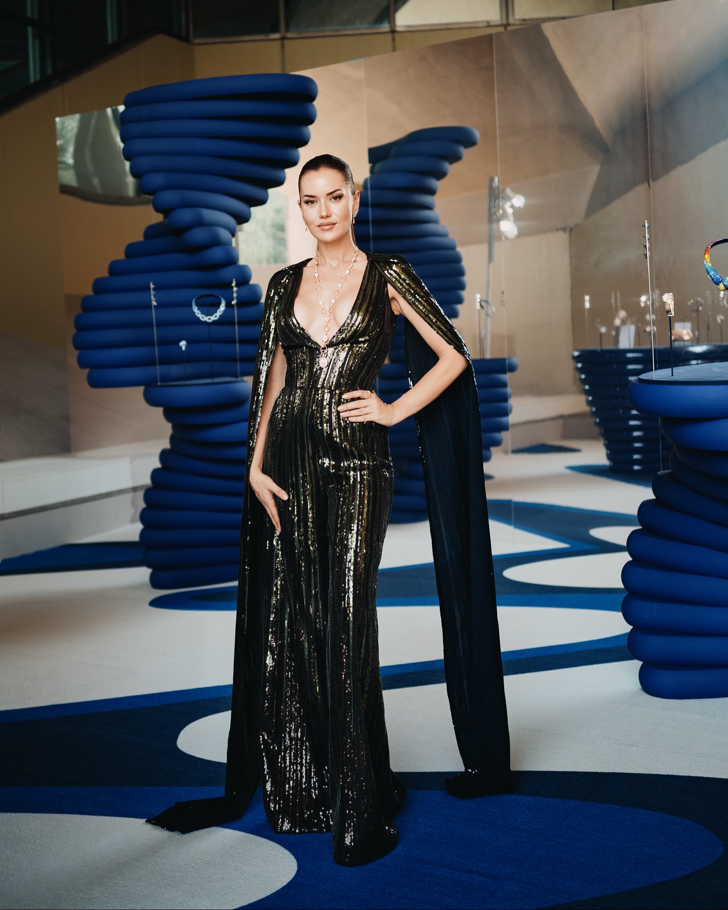 فهرية أفجان بتصميم إيلي صعب (إنستغرام)