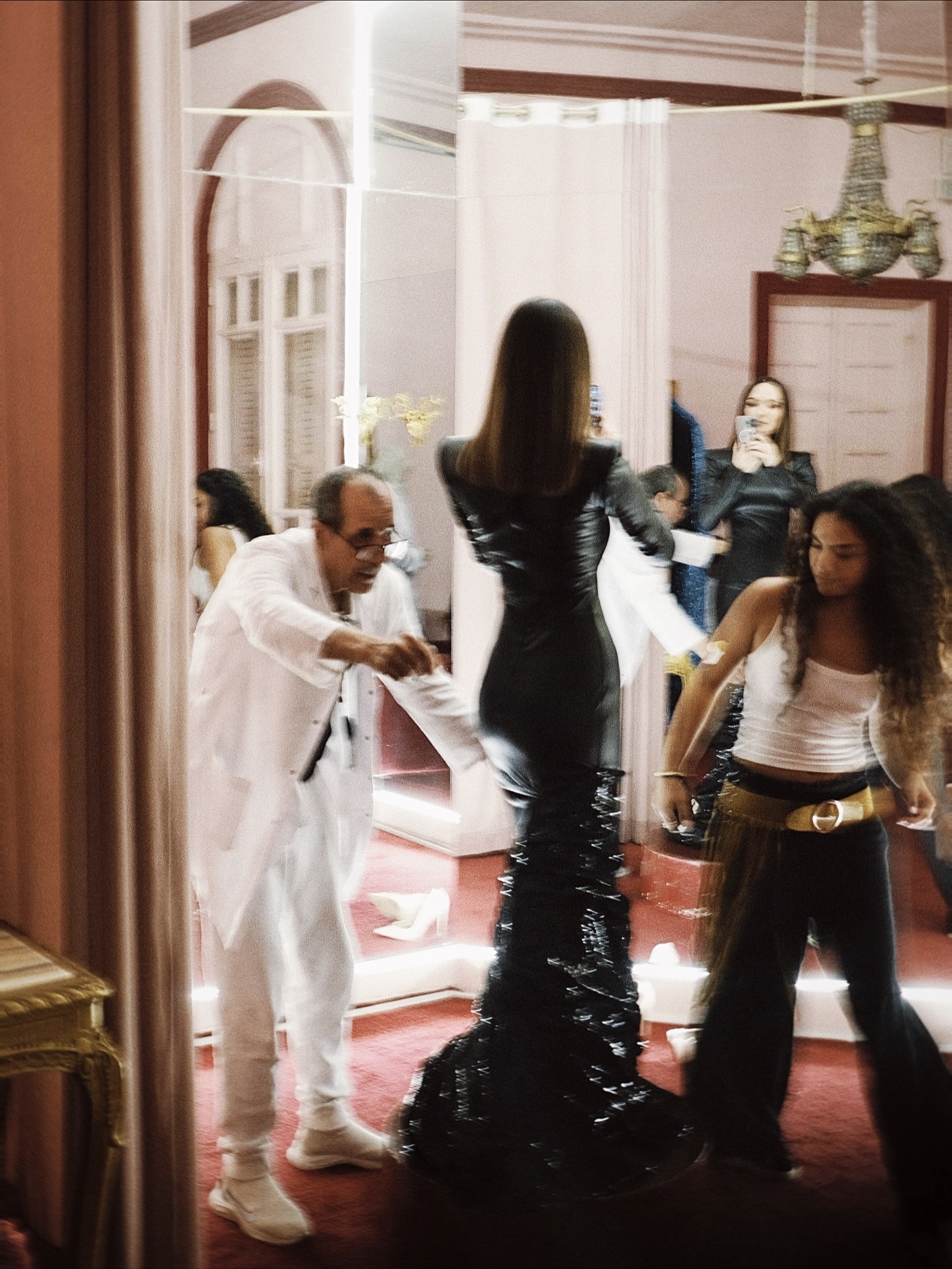 سميّة رضا  بتصميم Kojak Studio (إنستغرام)